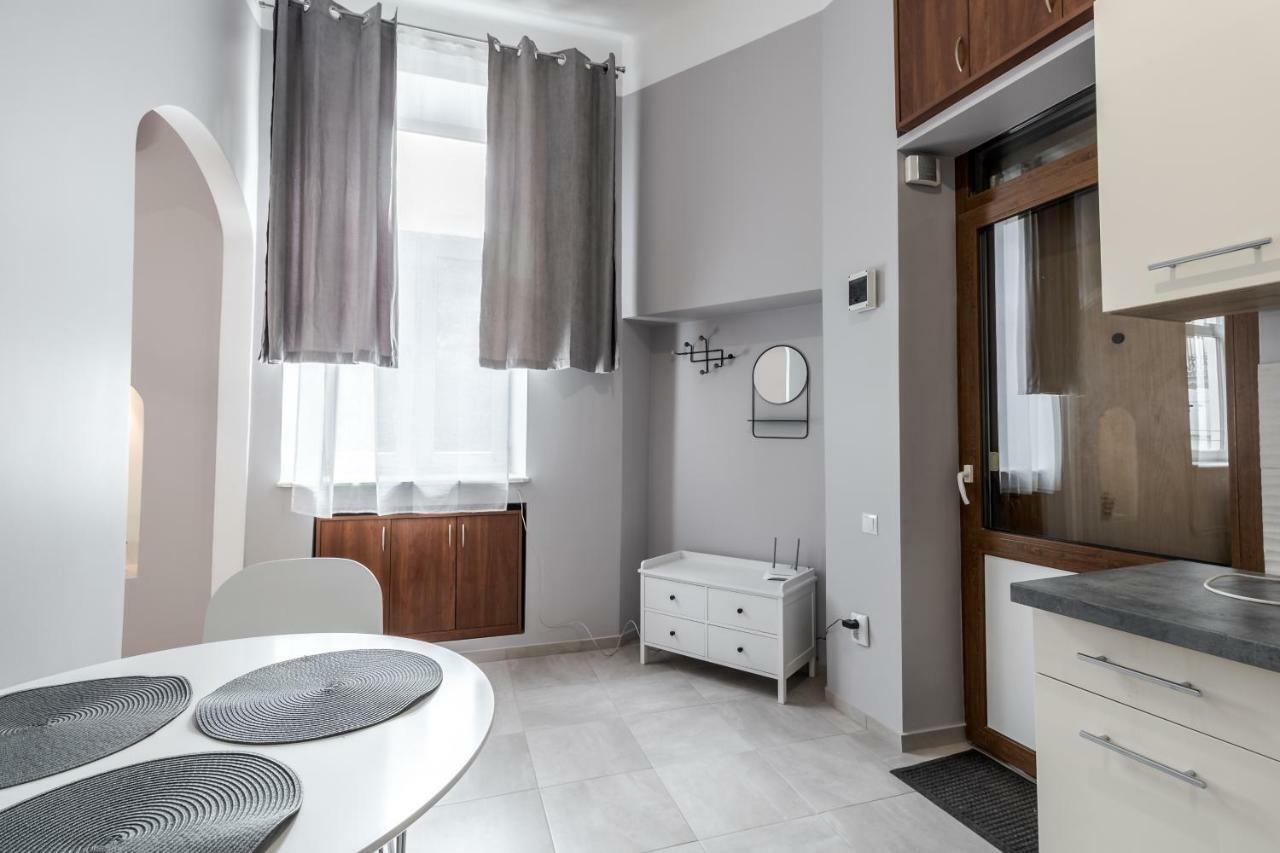 Midwheel Apartment 9 利沃夫 外观 照片