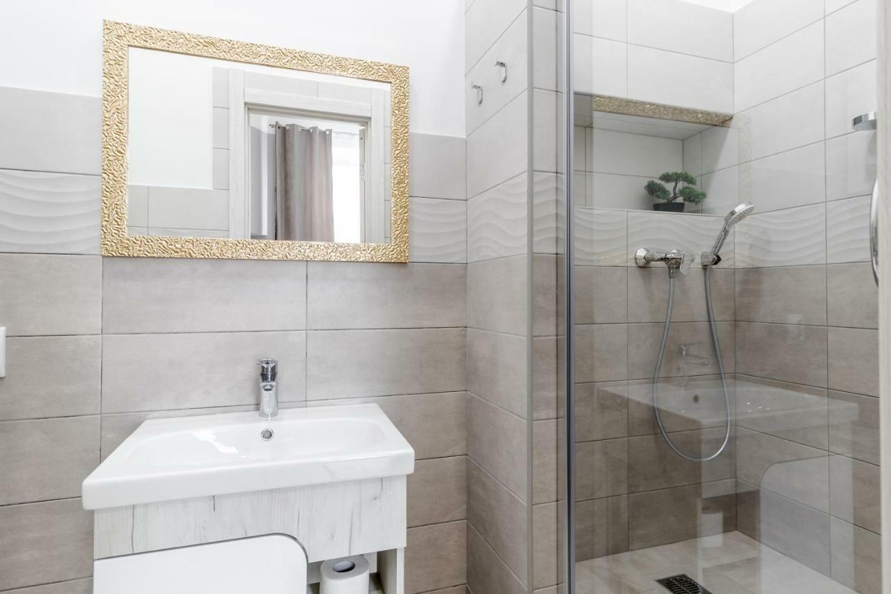 Midwheel Apartment 9 利沃夫 外观 照片