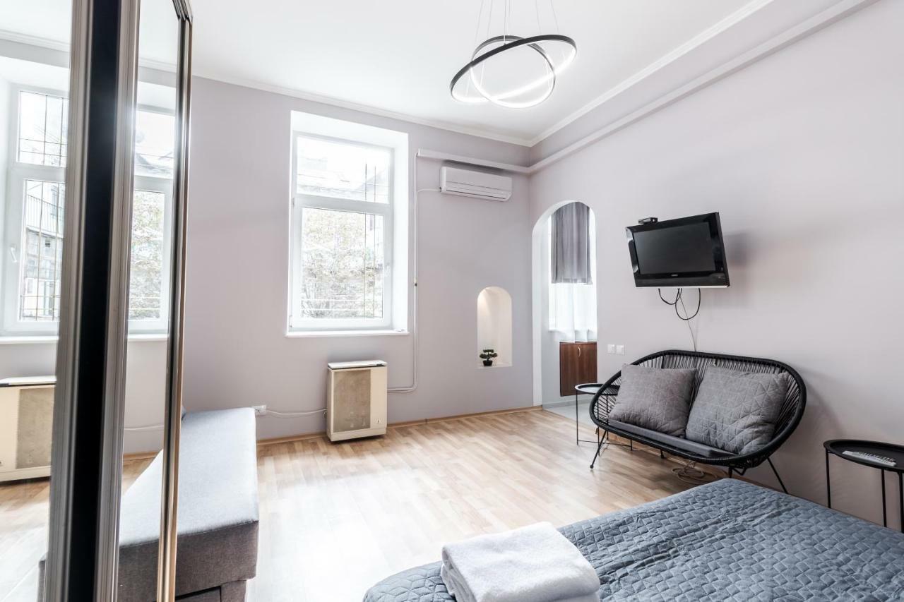 Midwheel Apartment 9 利沃夫 外观 照片